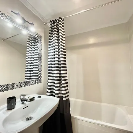 Apartment Lafrenchtouch - Centrico Con Piscina Junto Al Tren